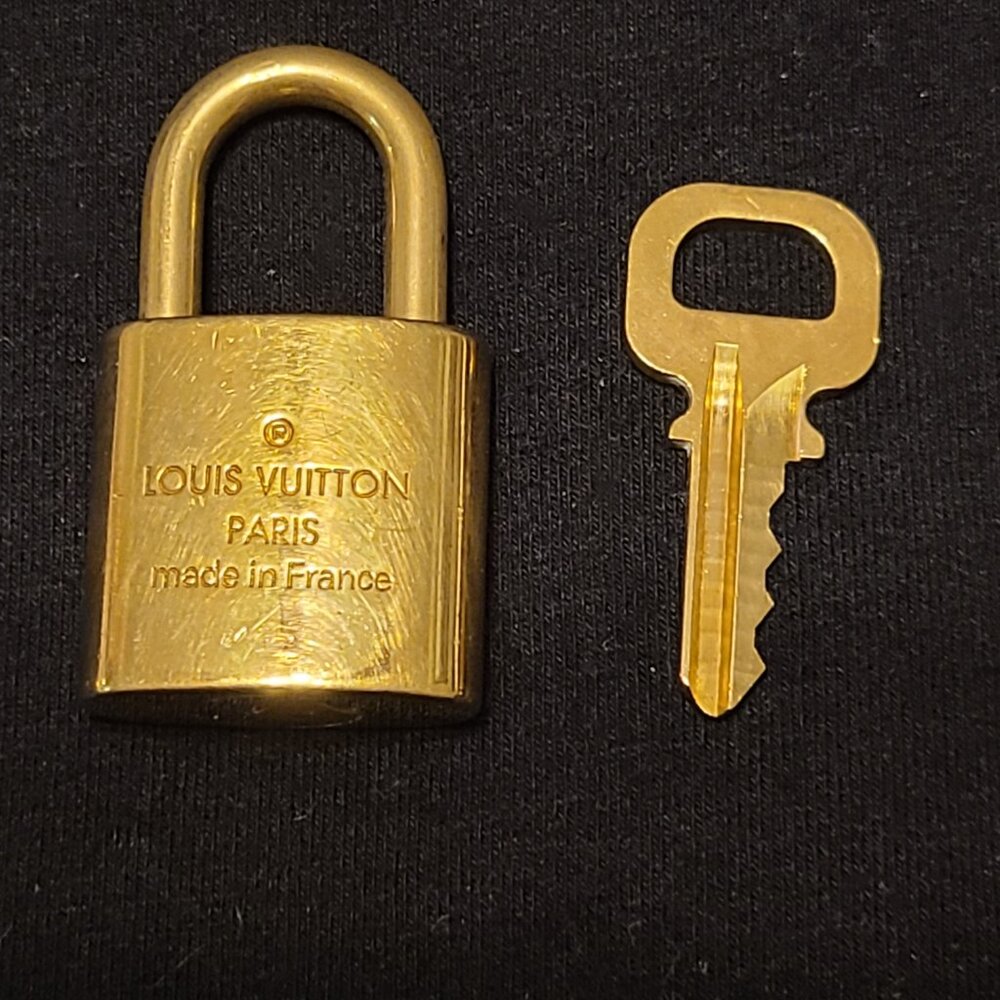 LV Lock & Key set #336 - Picture 6 of 11